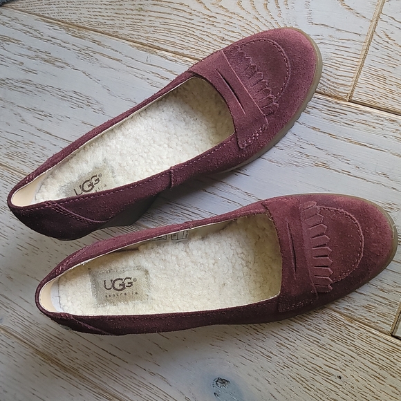 🍒Ugg Berry Suede Sherpa lined wedges 7 - Picture 1 of 6